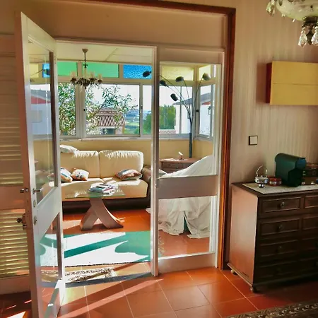 Дом отдыха Casa Do Pinheiro Near Obidos With Garden Carvalhal (Leiria)