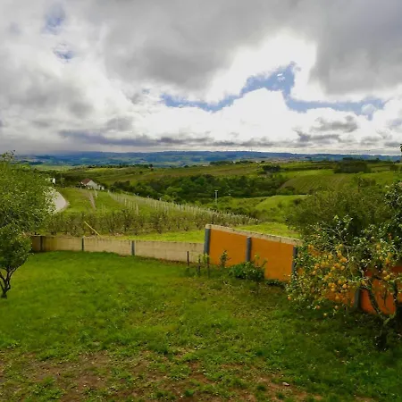 Дом отдыха Casa Do Pinheiro Near Obidos With Garden *