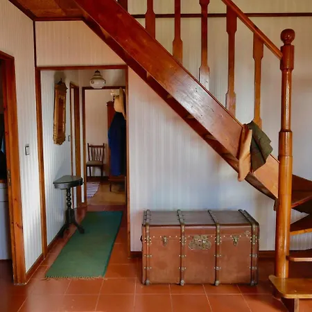 Дом отдыха Casa Do Pinheiro Near Obidos With Garden Carvalhal (Leiria)