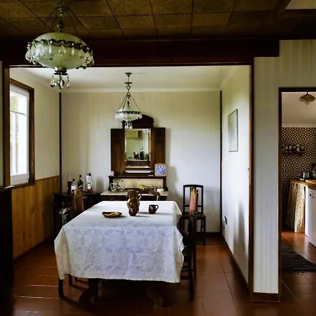 Casa Do Pinheiro Near Obidos With Garden Дом отдыха Carvalhal (Leiria)