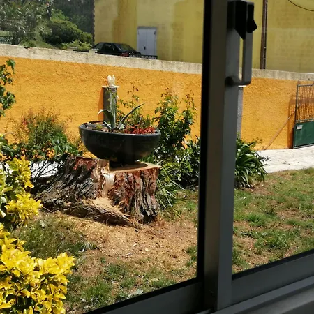 Дом отдыха Casa Do Pinheiro Near Obidos With Garden