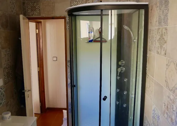 Casa Do Pinheiro Near óbidos With Garden Casa de Férias Carvalhal (Leiria)