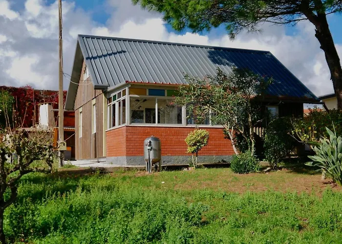 Casa Do Pinheiro Near óbidos With Garden