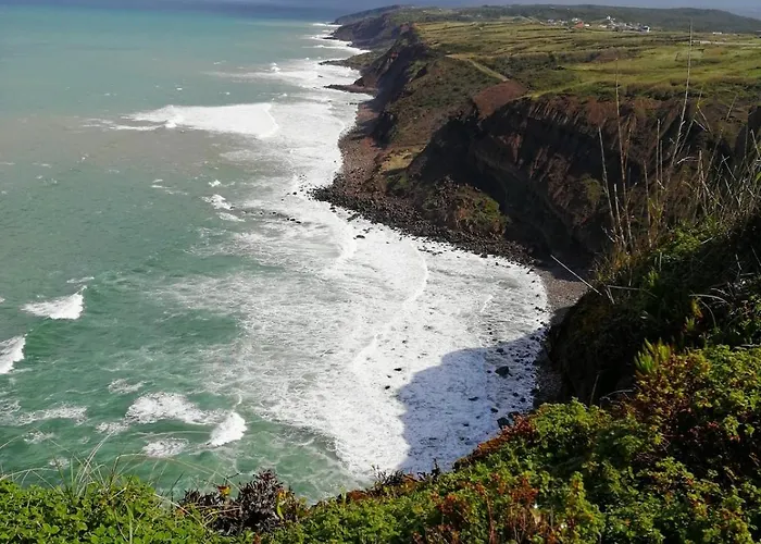 Casa Do Pinheiro Near óbidos With Garden Casa de Férias Carvalhal (Leiria)