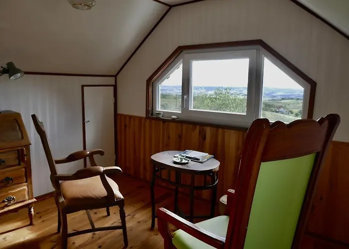 Casa Do Pinheiro Near óbidos With Garden