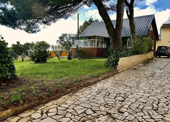 Casa Do Pinheiro Near óbidos With Garden
